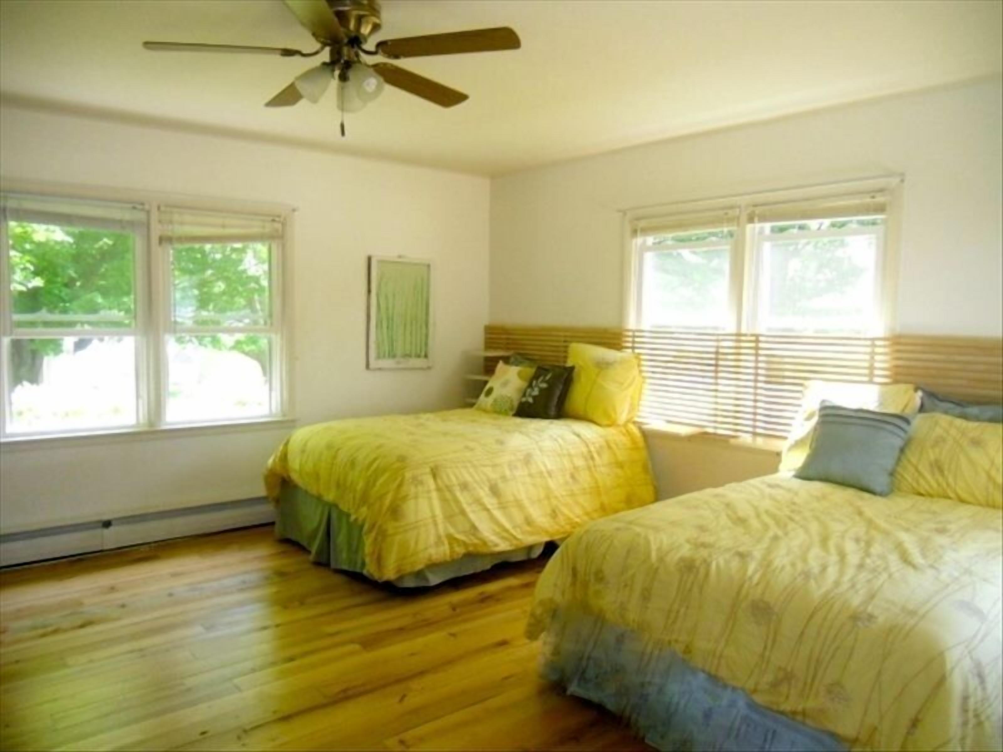 2 blocks to beach,  15 min walk downtown , 2 night min