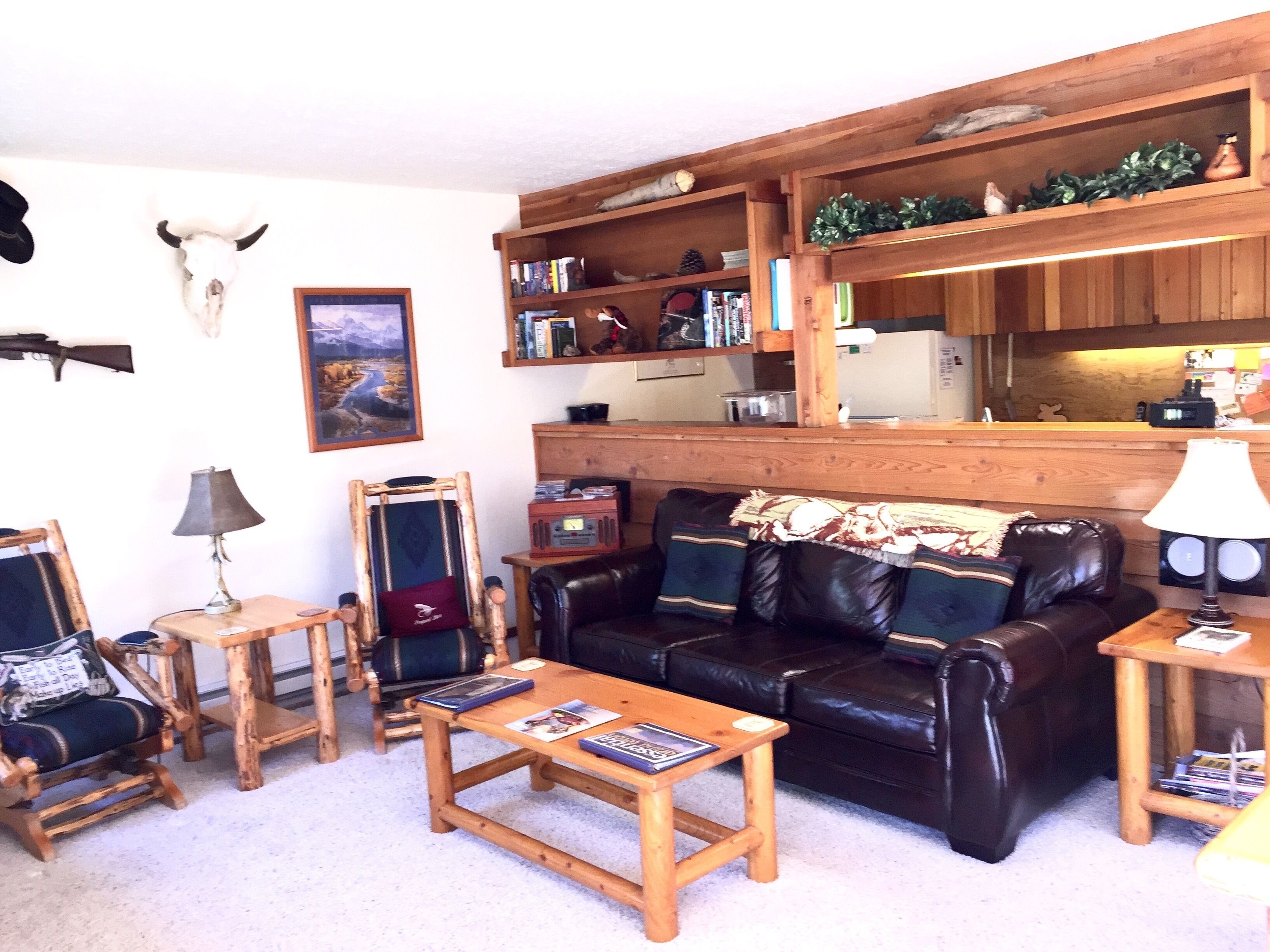 Majestic Views, Peaceful Setting! 



