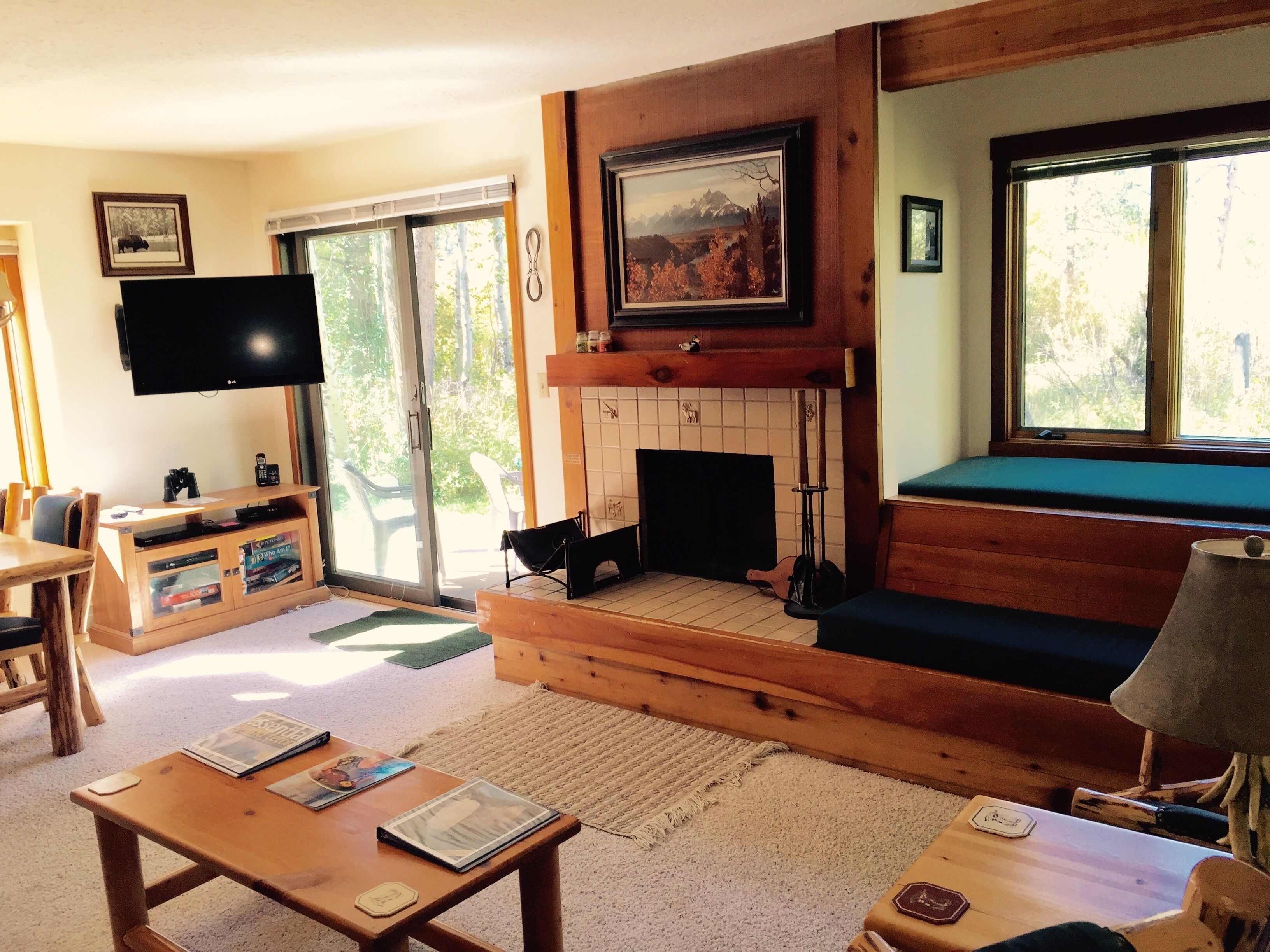 Majestic Views, Peaceful Setting! 



