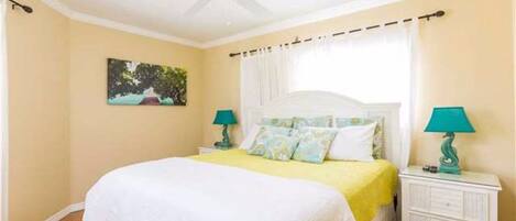 3 bedrooms, desk, iron/ironing board, WiFi