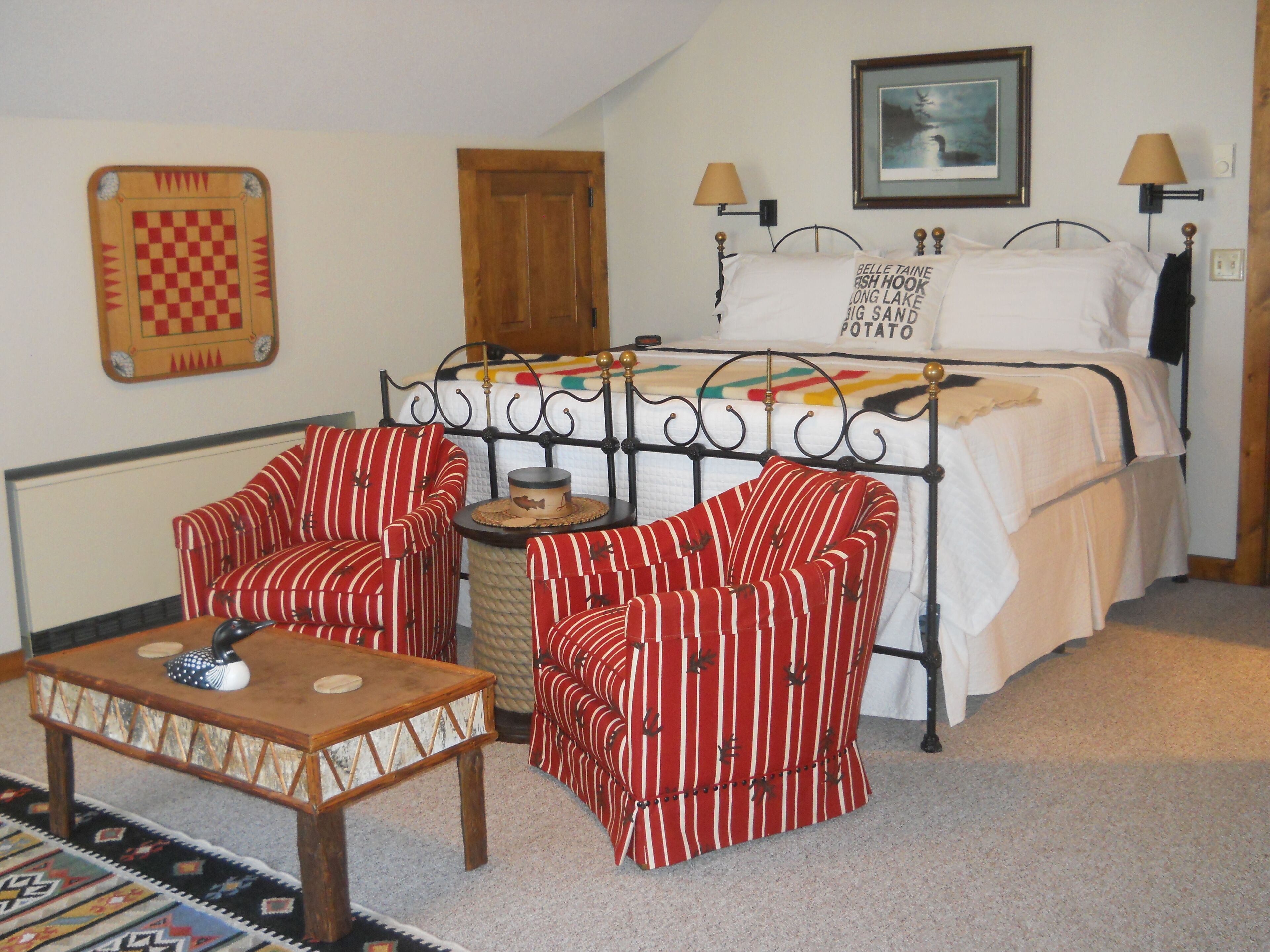 PRIVATE LUXURY SUITE ON FISHHOOK LAKE !  Relax & refresh in the quiet of nature!
