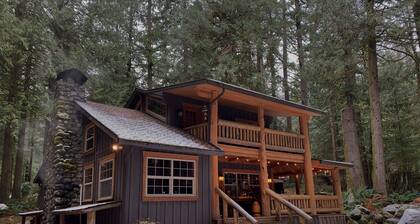 End of Feb. snow discount! On 2 creeks, wood burning fireplc, log gazebo.