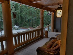 Terrace/patio -  Thanksgiving open!! Discount!  On 2 creeks, wood burning fireplc, log gazebo. (Rhododendron)