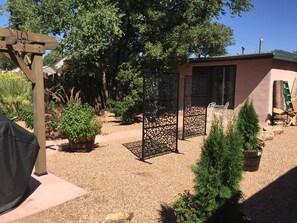 Property grounds - Perfect downtown location in historic district- 9.5 walk score! Historic home. (Santa Fe)