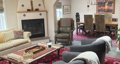 Täydellinen keskustan sijainti historiallisessa kaupunginosassa - 95 kävellä pisteet!