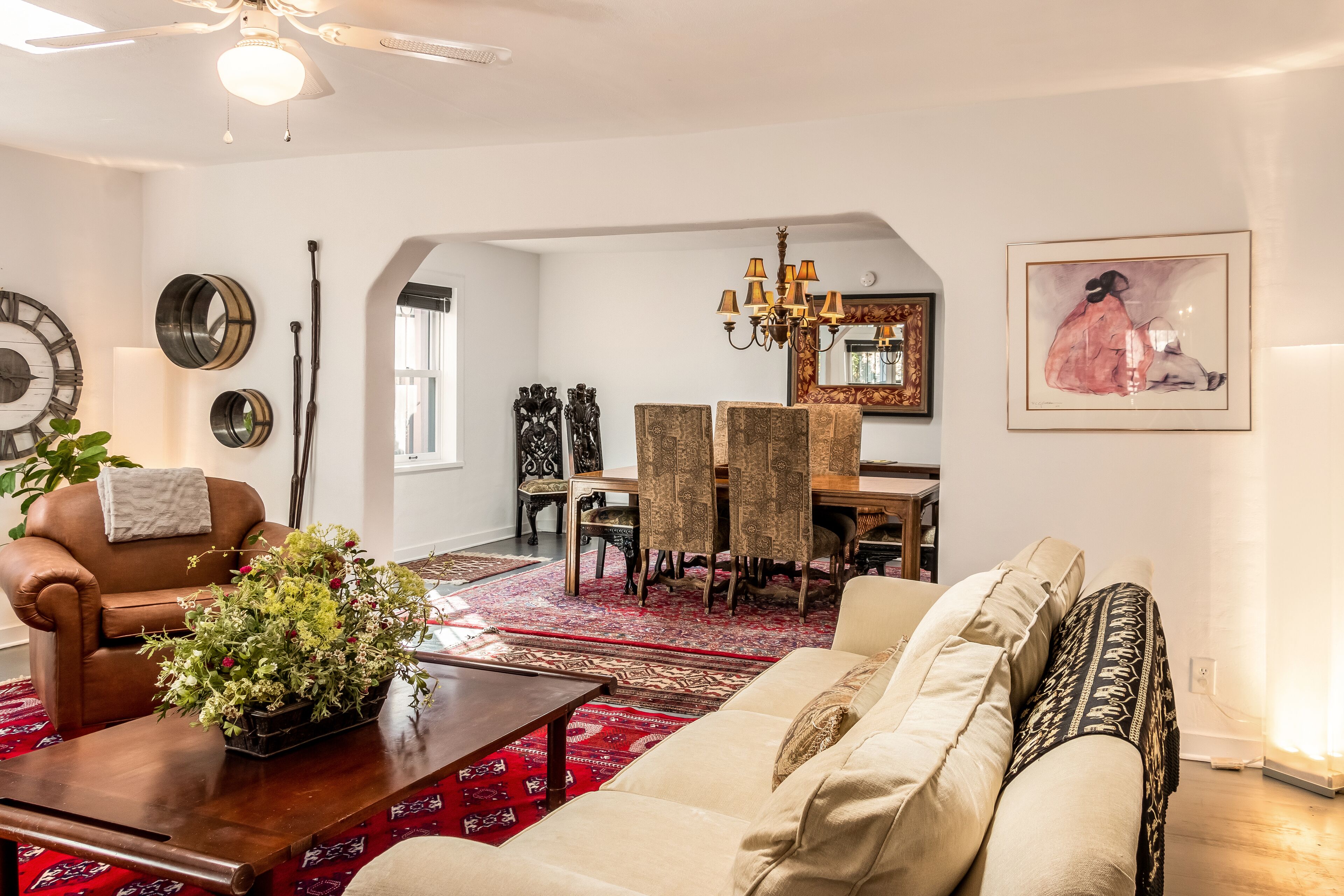 Perfect downtown location in historic district- 9.5 walk score!