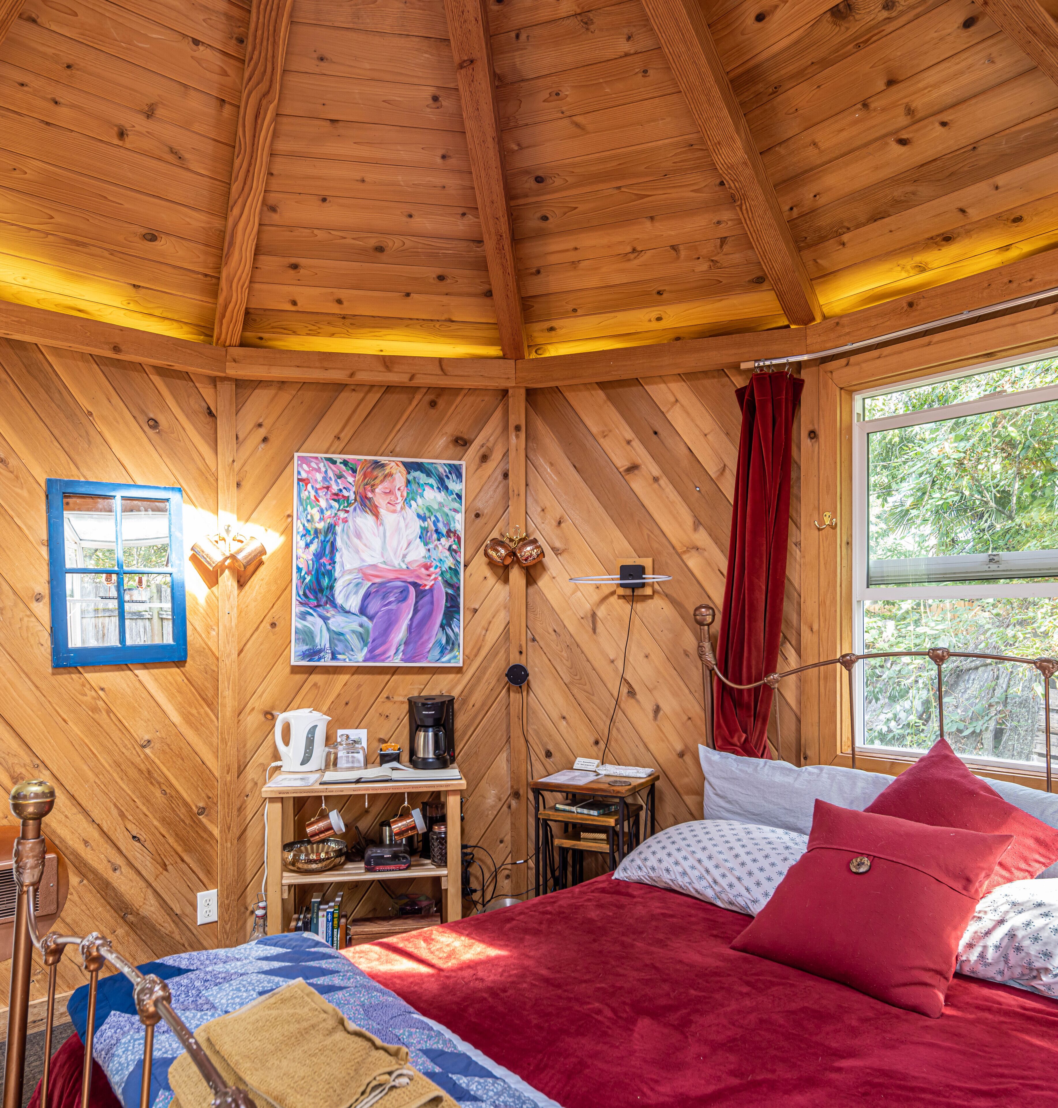 ☯ Private Roundhouse … Enchanting! (Not in a Box!)