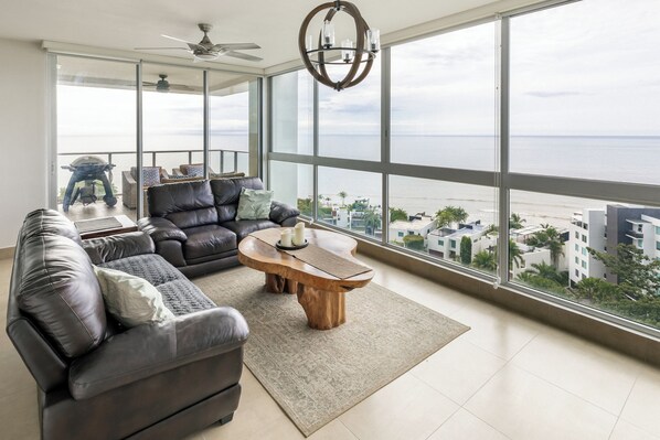 Smart TV, table tennis, books, stereo - Rio Mar Premier Beachfront Community - Beach-Pools-Spas-Surf-Mountains (Riomar)