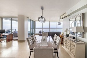 Smart TV, table tennis, books, stereo - Rio Mar Premier Beachfront Community - Beach-Pools-Spas-Surf-Mountains (Riomar)