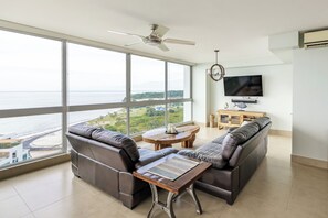 Smart TV, table tennis, books, stereo