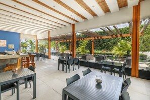 Outdoor dining - Rio Mar Premier Beachfront Community - Beach-Pools-Spas-Surf-Mountains (Riomar)