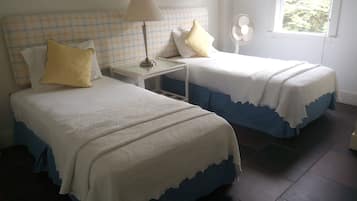 2 Schlafzimmer, Schreibtisch, Bügeleisen/Bügelbrett, kostenloses WLAN
