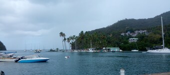 Marigot Marina Apartment 6a, with free Zoetry Hotel access