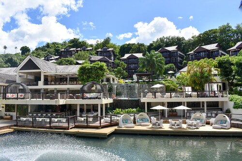 Marigot Marina Apartment 6a, with free Zoetry Hotel access