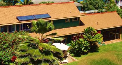 Koti 1/2 hehtaarin koko rannalla. AC olohuoneessa ja makuuhuoneessa