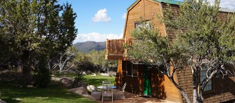 Pine Valley ist eine gemütliche Hütte in einer ruhigen Sackgasse, die sich perfekt für einen Familienurlaub eignet