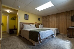4 bedrooms, WiFi, bed sheets