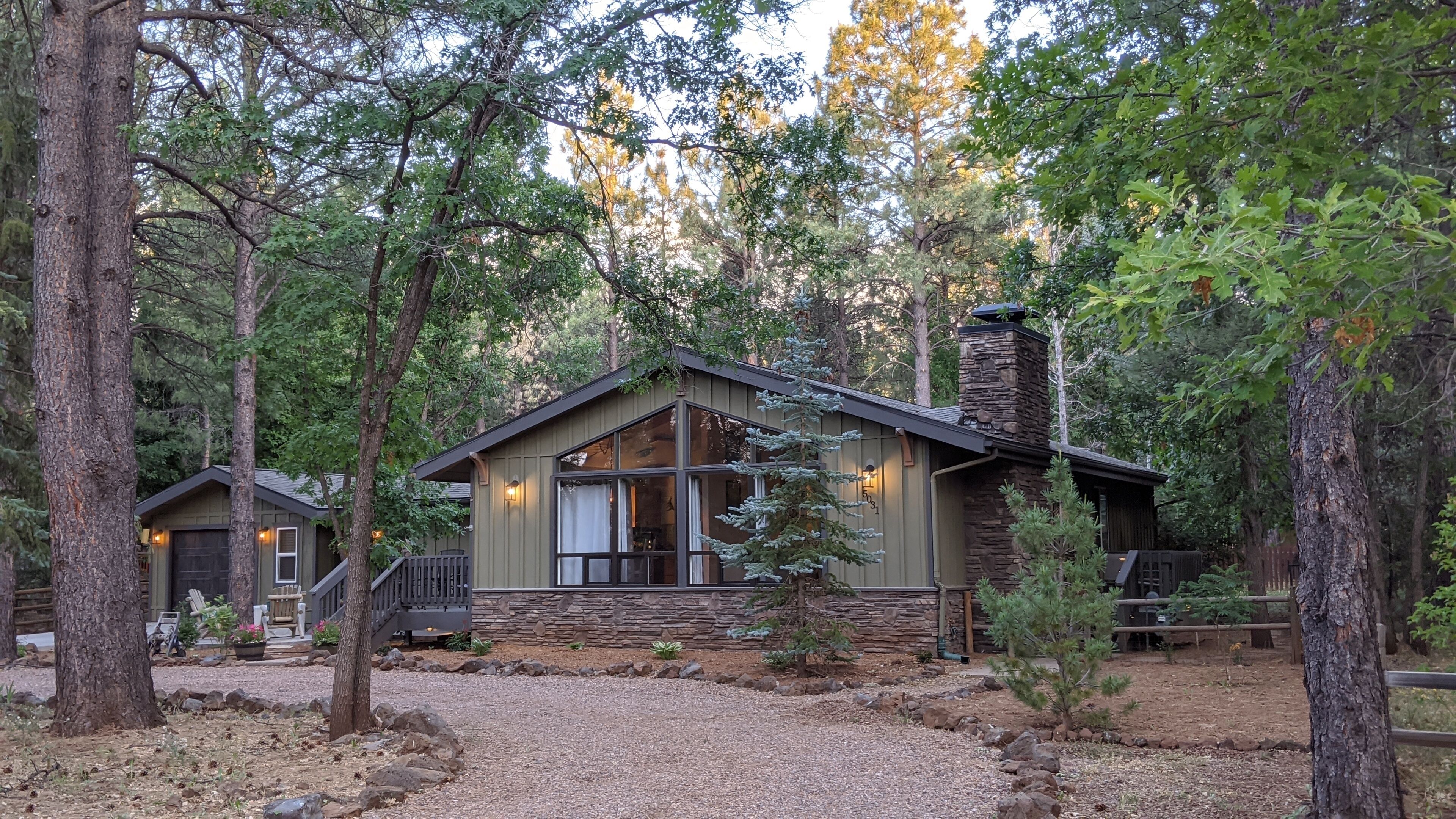 Pinetop Lakes CC Cabin, Central A/C, pet friendly 
