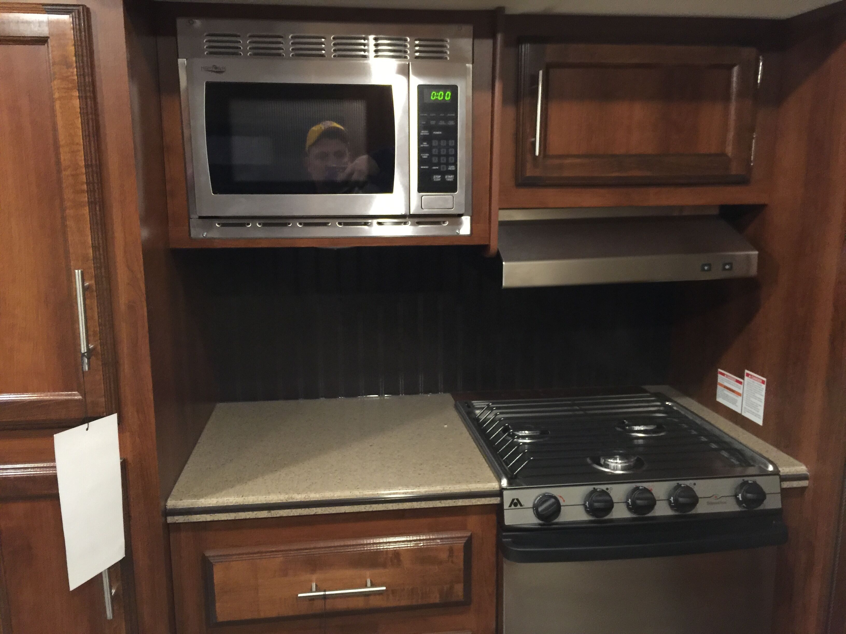 Spacious and Luxurious 37 ft Rv Trailer