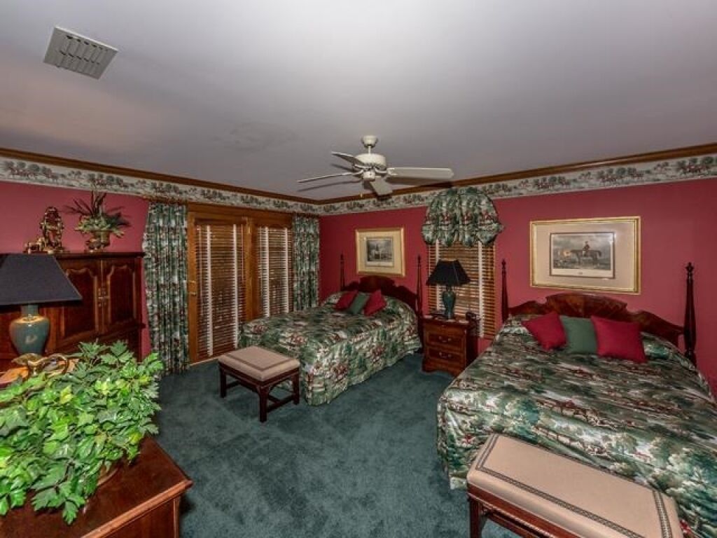 Golf Front Cottage with Lake View