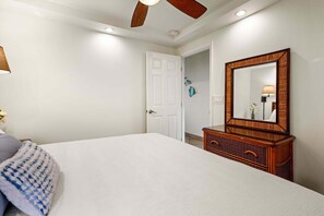 Room - Unobstructed Oceanfront Views! Kahana Reef 422 (Lahaina)