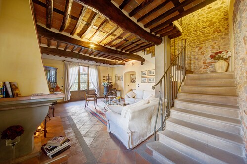 Luxury Comfortable Villa with Air Conditioning