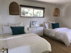 2 bedrooms, iron/ironing board, travel cot, free WiFi - Sweeping Ocean and Harbor Views, Single Level, Quiet Location (Santa Barbara)