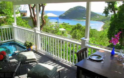  Romantisches Flitterwochen-Cottage, Neujahr geöffnet, Whirlpool, WLAN, Klimaanlage,