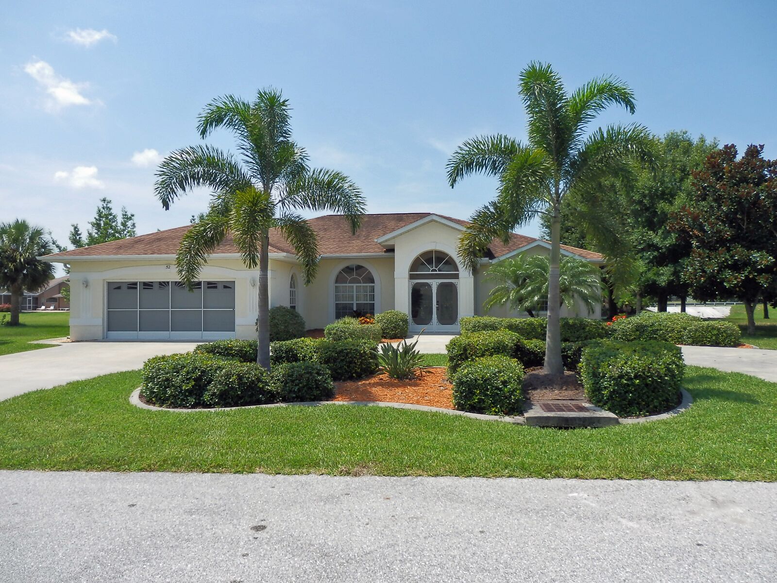 VILLA MARIA - WATERFRONT, SPECTACULAR 3BDRM, 3.5 BATHS, 2 MASTER SUITES AND MORE