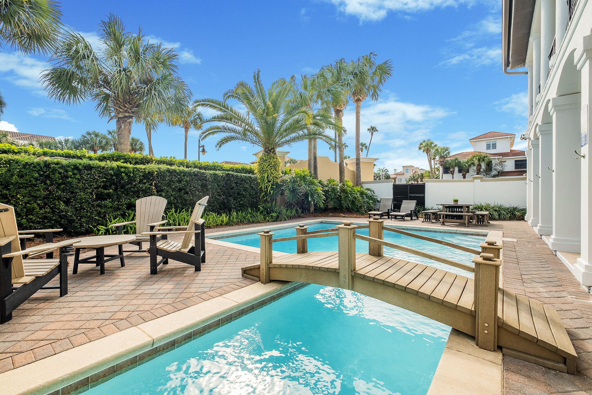 Een verwarmd zwembad