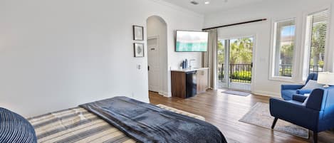 5 bedrooms, desk, iron/ironing board, free WiFi