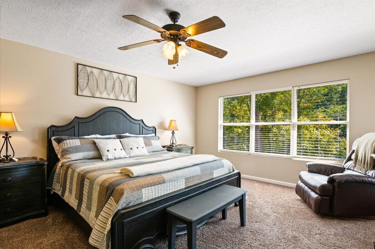 9 soverom, strykejern/-brett, reiseseng for barn og wi-fi (inkludert)