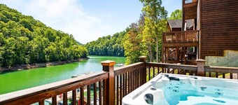 Great Escape - À Beira do Lago Bonito, 9 Quartos, 5 Banheiros, Doca de 2 Andares w / Slide!