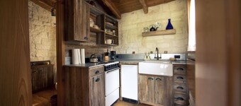 StarHill Farms Cabin on the Hill