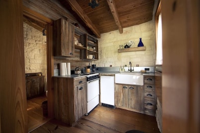 StarHill Farms Cabin on the Hill