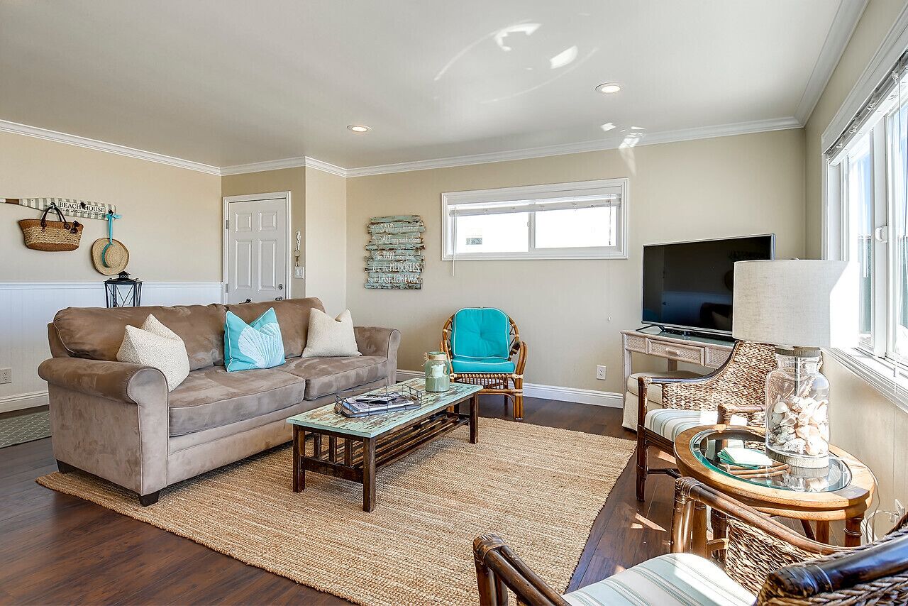 BEACHFRONT GETAWAY ON THE SAND