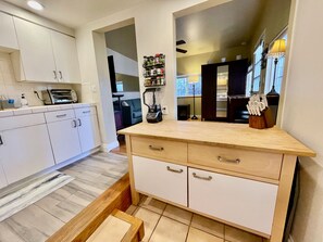 Fridge, microwave, oven, stovetop - Charming Guest House in Spanish Style Duplex | Steps to Beach! (Manhattan Beach)