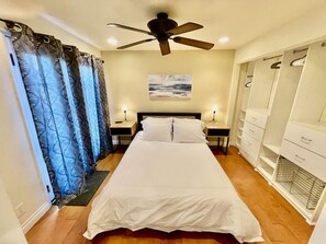 1 bedroom, desk, iron/ironing board, free WiFi - Charming Guest House in Spanish Style Duplex | Steps to Beach! (Manhattan Beach)