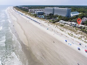 On the beach, sun-loungers - #4 BEACH VILLA - OCEANFRONT BACKYARD Outdoor Grilling and Dining! NOT a Highrise (Hilton Head Island)