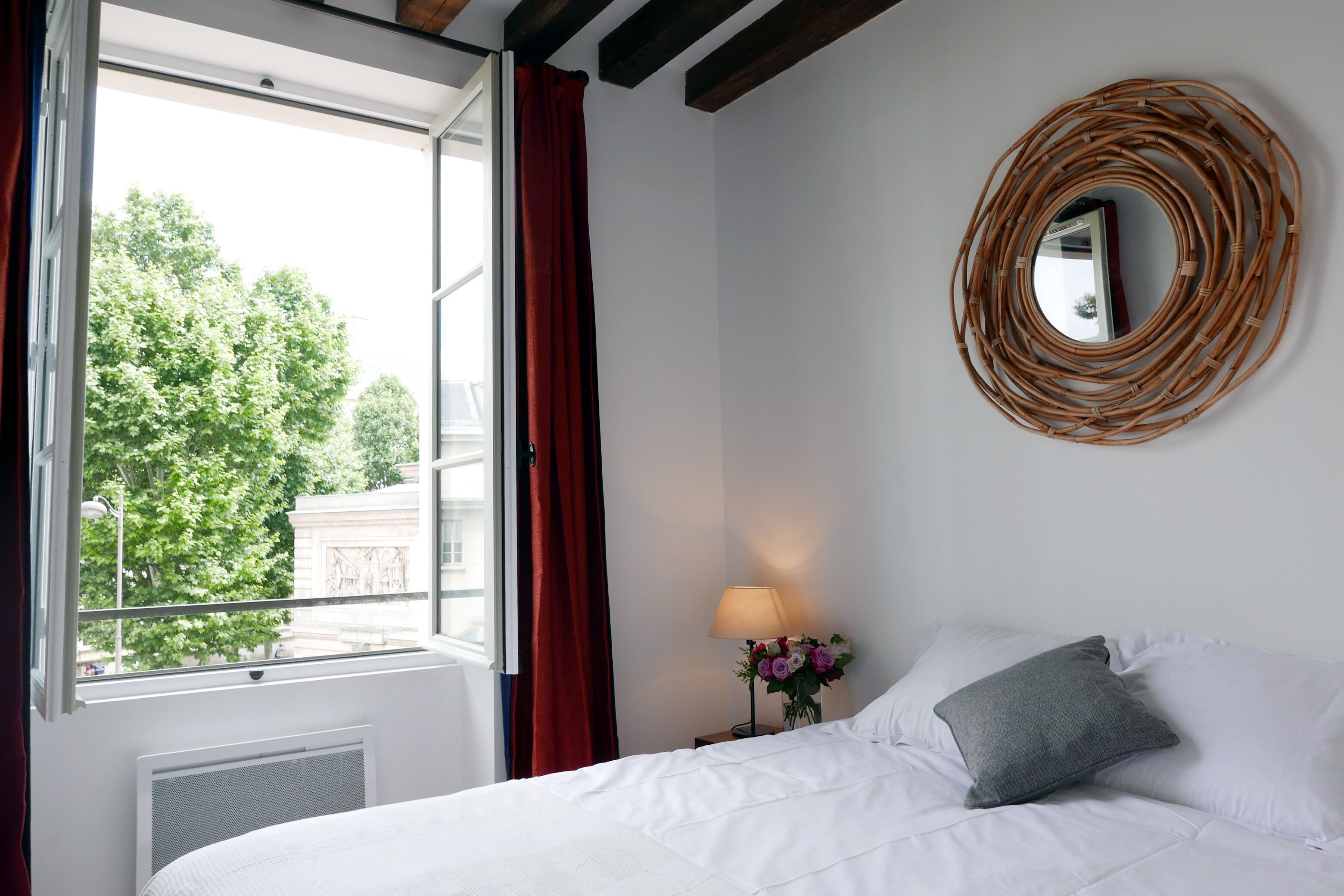 2 عدّة غرف نوم ومكواة/لوح كي وواي فاي مجانًا وملاءات أسرّة