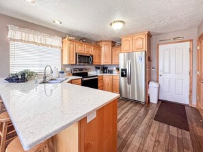 Refrigerador, microondas, horno, placa de cocina