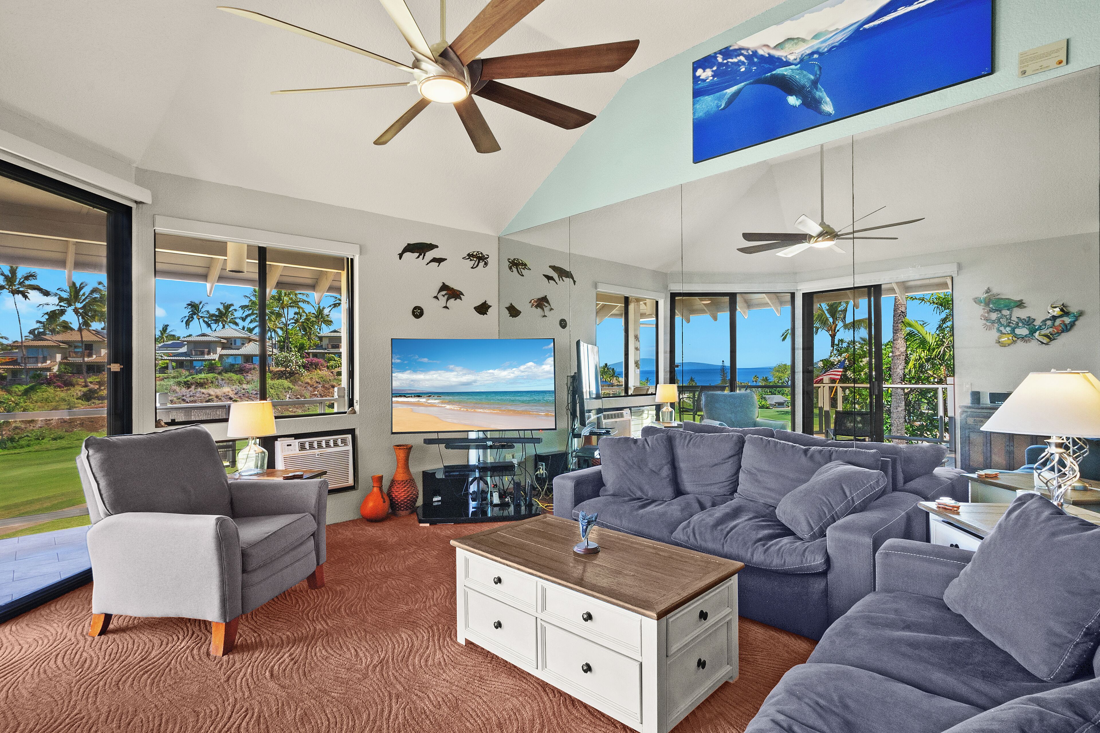 Smart TV, reproductor de DVD, libros y estéreo 