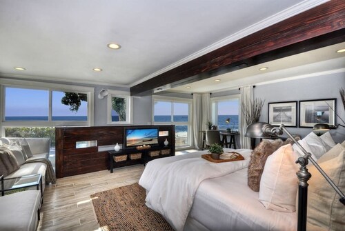Villa Laguna -- ocean views, walkable, and new