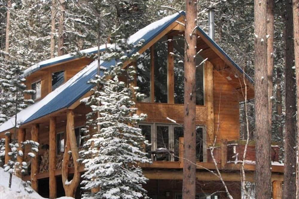 Deadwood Airbnb & Cheap Cabin Rentals from 33 AirCabins