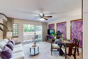 Fernseher, DVD-Player, Bücher