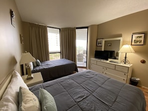2 habitaciones, tabla de planchar con plancha, wifi y ropa de cama
