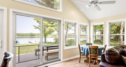 Lakefront Tranquility Spacious Retreat Sleeps 14