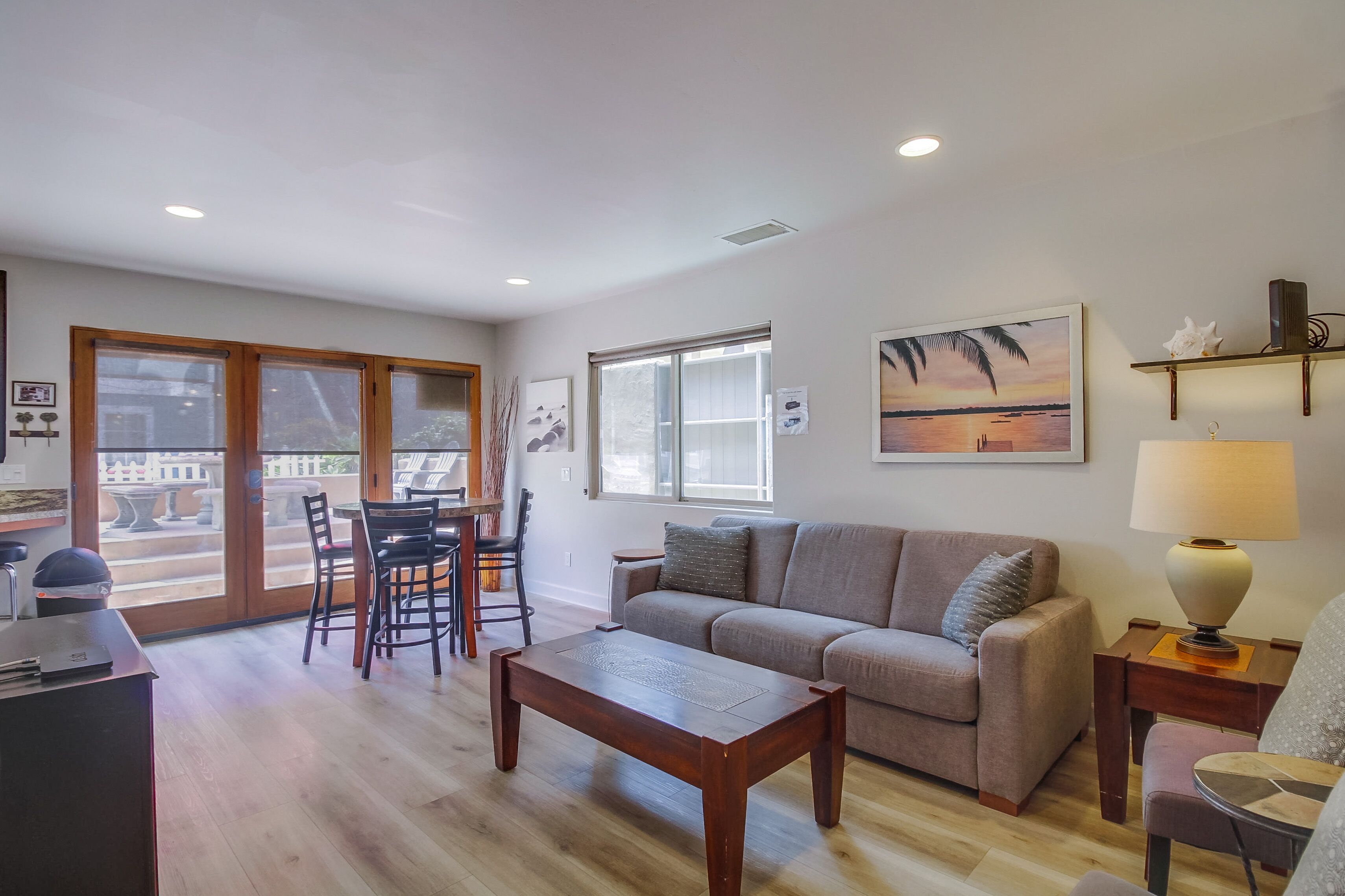 Steps From The Ocean - Large Roof Deck - Amazing Sunsets