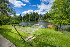 Property grounds - Relax on the lake in Gig Harbor (Gig Harbor)