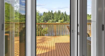 Relax on the lake in Gig Harbor